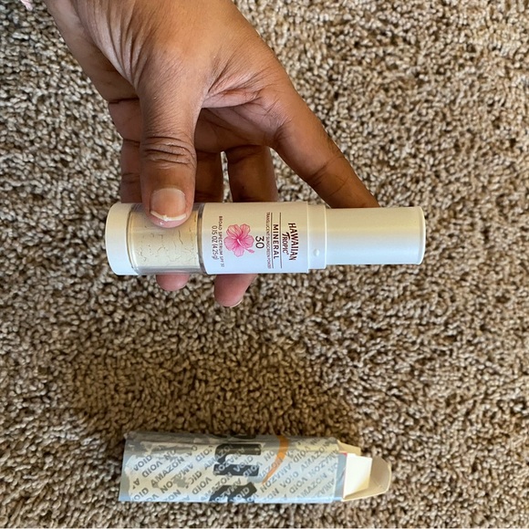 Hawaiian Tropic Translucent Mineral Powder Sunscreen Brush SPF 30 |0.15 oz - Picture 5 of 9